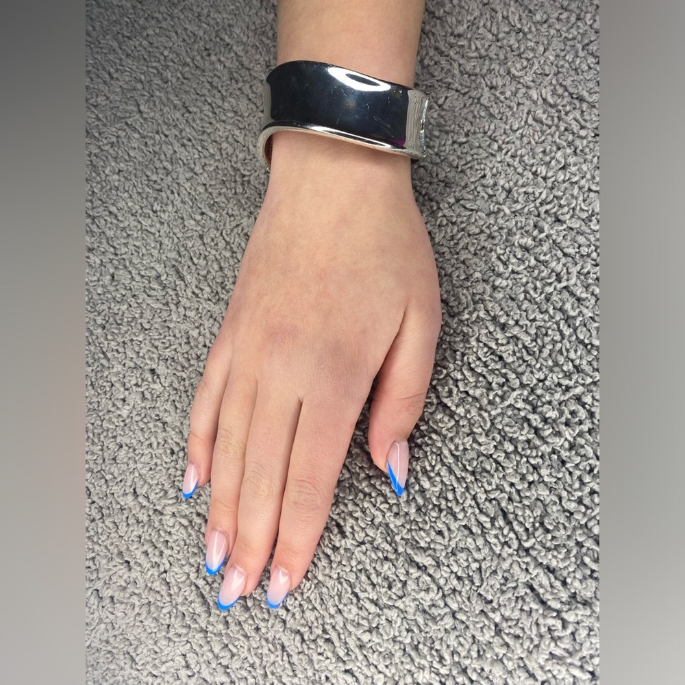 Silver wrist cuff - Picture 2 of 8